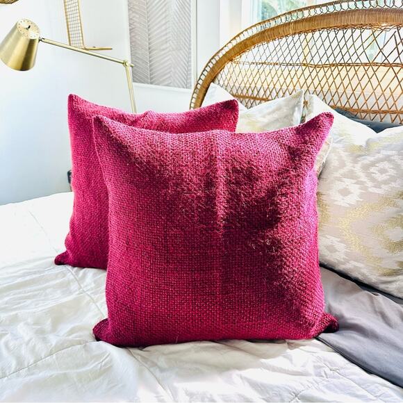 POTTERY BARN Burgundy Red Knit Textured Linen Pillow Case Sham 20" Square Set 2 - Picture 1 of 10